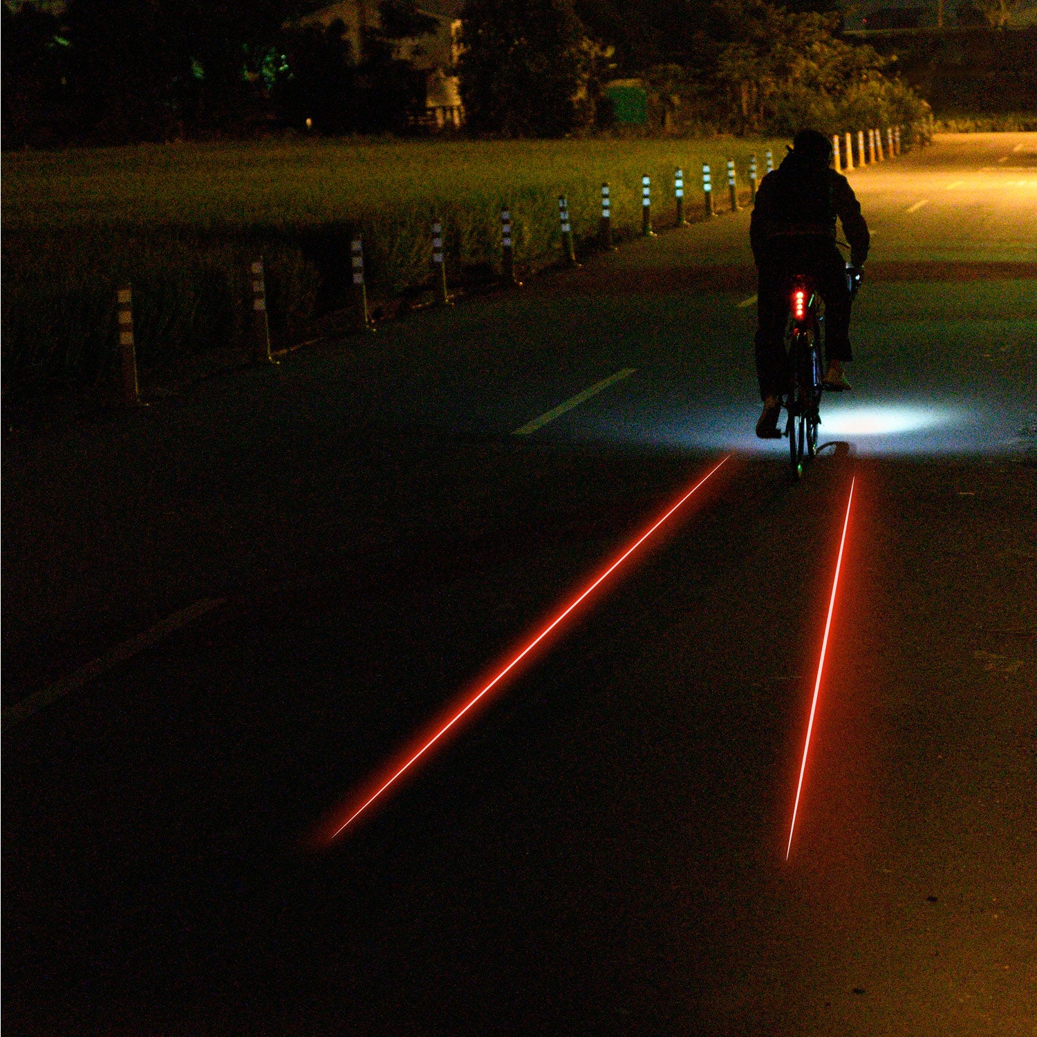 LASER DRIVE REAR BIKE LIGHT SHOWING THE LASERS