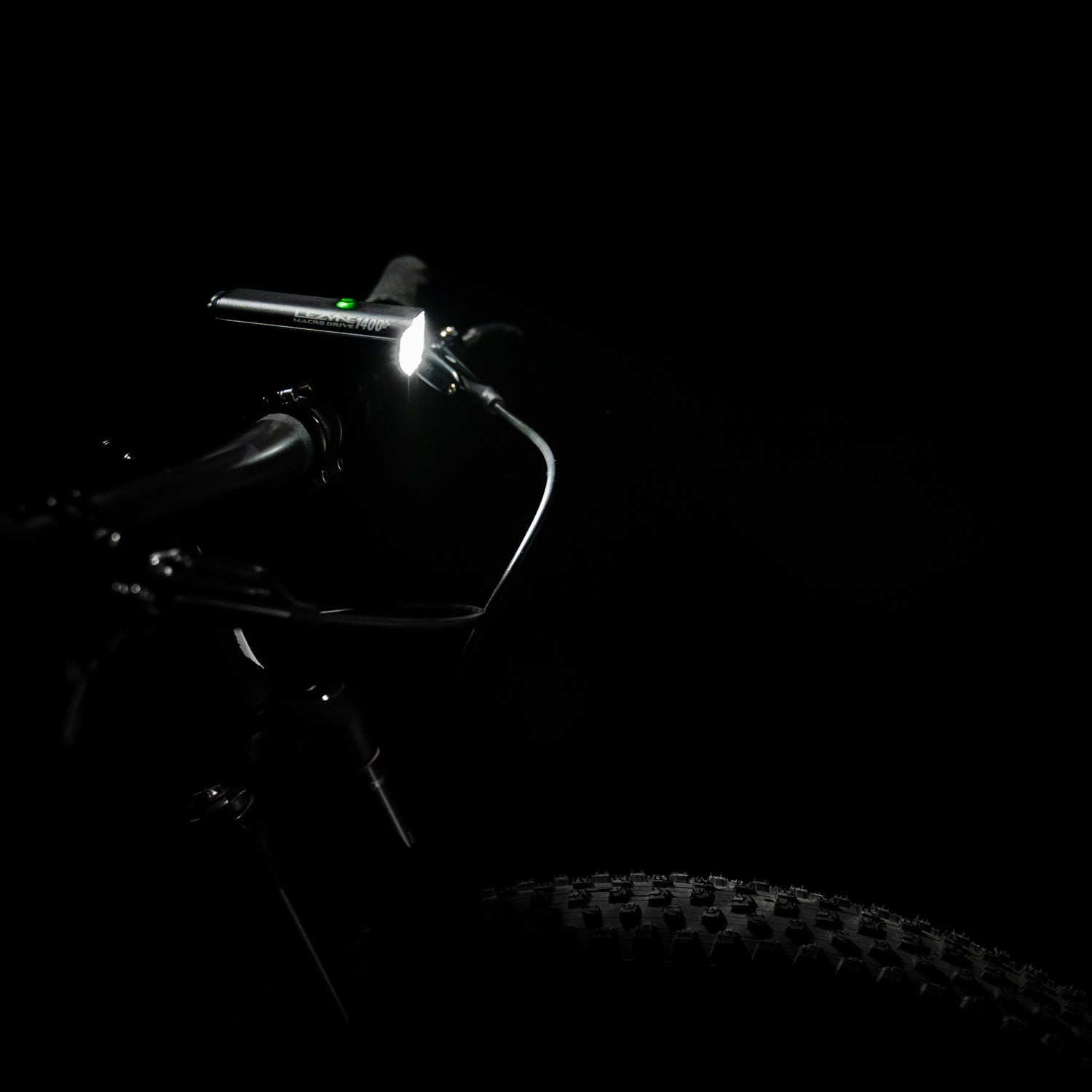 Macro Drive 1400+ front bike light
