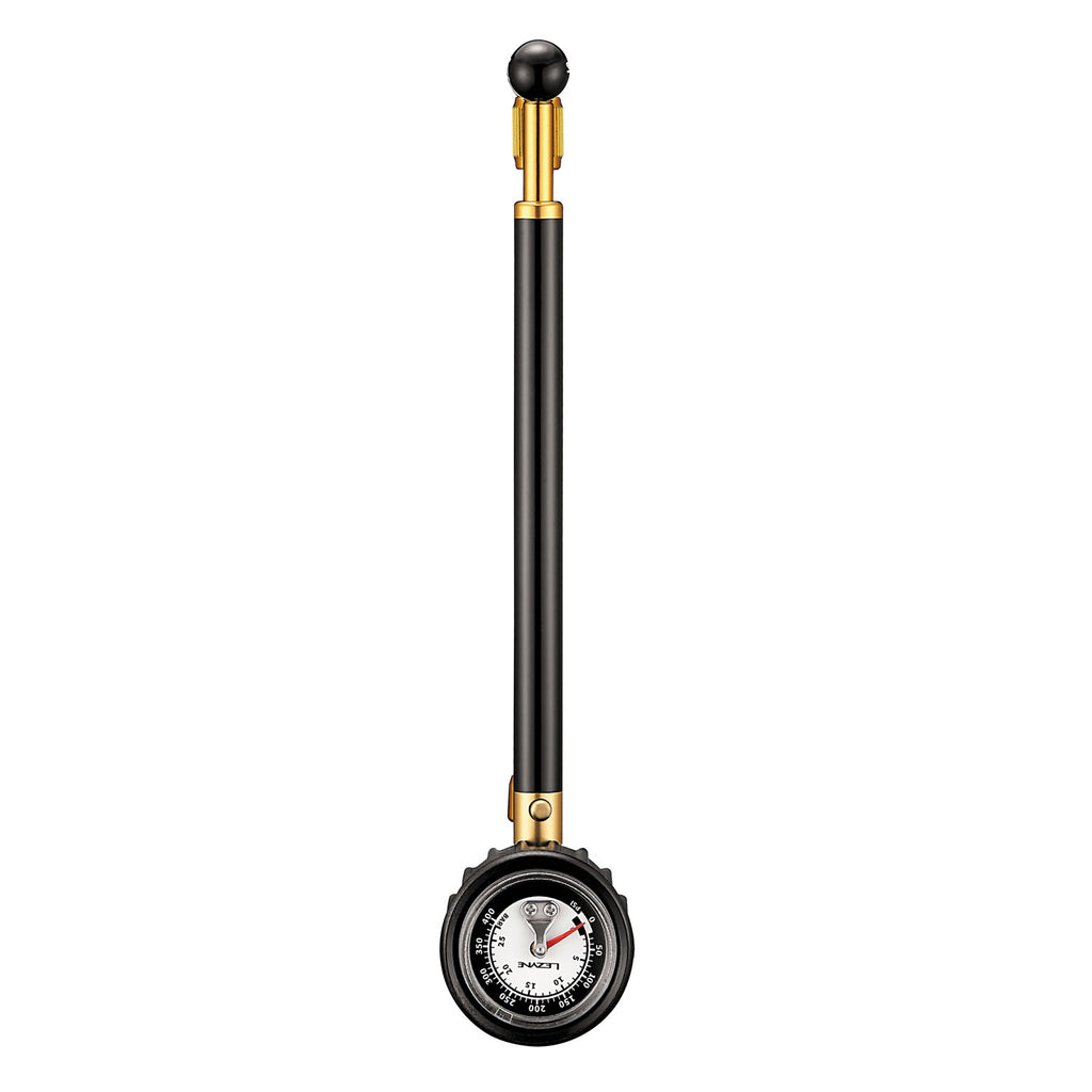 High-performance Lezyne Shock Drive pump made of CNC-machined aluminum, zero-loss chuck, and diaphragm gauge for MTB shocks.
